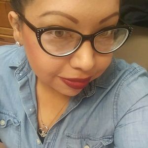 Meet your Posher, Christina